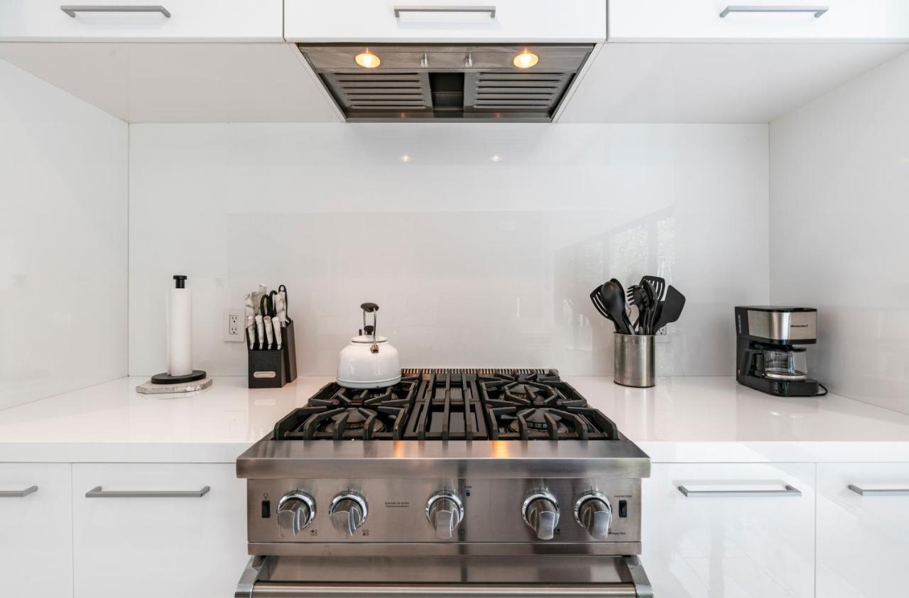 Vakantiehuis $3m Modern Hollywood New Construction Oasis